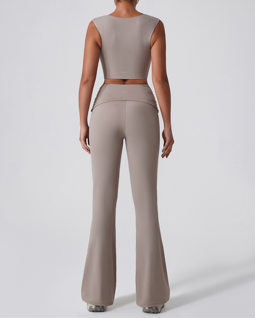 Abia V Contour 2-Piece Set