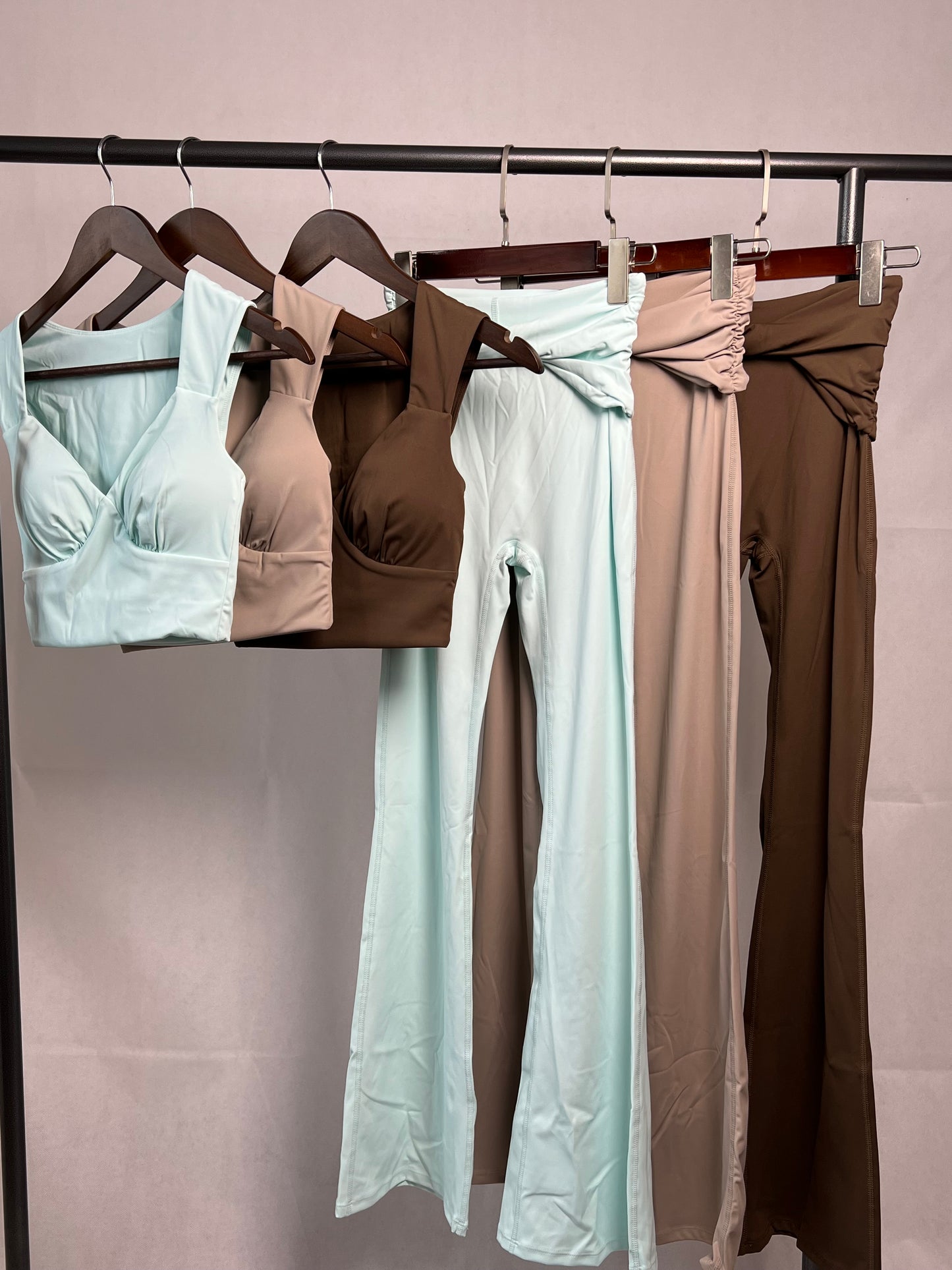 Abia V Contour 2-Piece Set